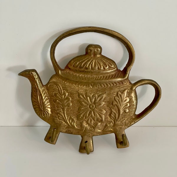 Vintage Brass Key or Towel Hook shaped like a Teapot - Classic Indian Brass Plaque Wall Art - Hook Organizer for Keys, Scarf, Towels