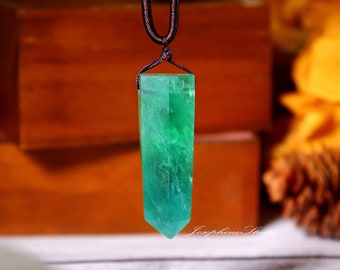 Crystal Necklace, Green Fluorite Hexagonal Point Pendant Necklace, Healing Reiki Spiritual Energy Inner Peace Necklace, Gift for Women & Men