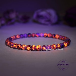 Yooperlit Armband, UV Reaktive Flamme Stein leuchtendes, elastisches Stretch Armband Stacking, 4 mm / 8 mm Perle Edelstein Armband