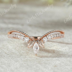 Alianza de boda curva de moissanita vintage, anillo de boda de moissanita con forma de rama de hoja único, anillo de promesa de oro rosa, regalo de aniversario para ella