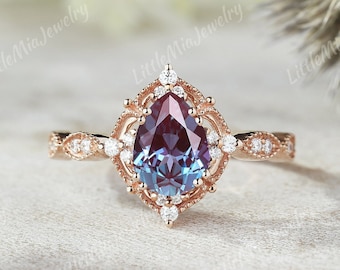 Vintage Pear Cut Alexandrite Engagement Ring 10K 14K Rose Gold Moissanite Cluster Wedding Ring Art Deco Anniversary Promise Ring For Women