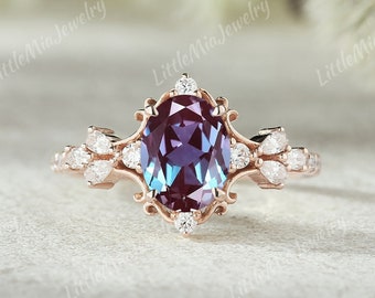 Oval Cut Alexandrite Ring Vintage Alexandrite Engagement Ring Rose Gold Ring Moissanite Cluster Ring Wedding Ring Unique Gifts for Women