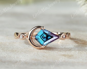 Unique Moon Star Alexandrite Engagement Ring Solid Gold Kite Cut Alexandrite Wedding Ring Moissanite Cluster Promise Rings For Women