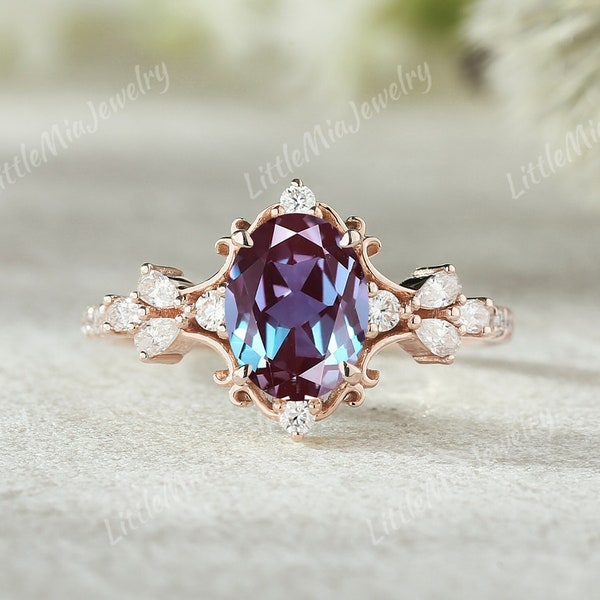 Oval Cut Alexandrite Ring Vintage Alexandrite Engagement Ring Rose Gold Ring Moissanite Cluster Ring Wedding Ring Unique Gifts for Women