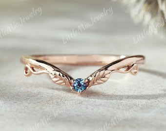 Anillo de boda con diseño de hojas inspirado en la naturaleza, anillo de boda curvo con alejandrita de laboratorio, anillo apilable de alejandrita, anillos de hojas estilo art déco para mujer, joyería única.