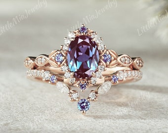 Unique Halo Alexandrite Engagement Ring Set Rose Gold  Moissanite Cluster Wedding Band Pear Cut Alexandrite Wedding Ring Set Bridal Ring Set