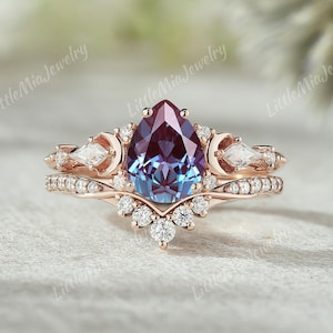 Unique Moon Pear Cut Alexandrite Engagement Ring Set Rose Gold Moon Design Alexandrite Ring Set June Birthstone Wedding Gifts for Her