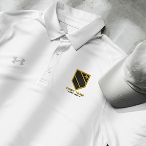1st Cavalry Abteilung Under Armour® Herren-Poloshirt | "Offizielles ""Erstes Team"" Bekleidung."