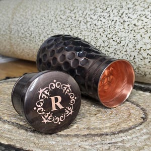 Jarra de cobre grabada, jarra de agua de 940 ml para mesita de noche, regalo personalizado imagen 5
