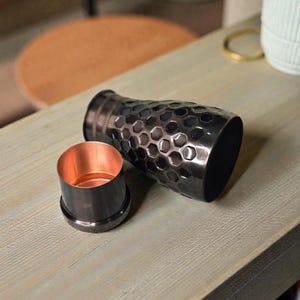Jarra de cobre grabada, jarra de agua de 940 ml para mesita de noche, regalo personalizado imagen 3