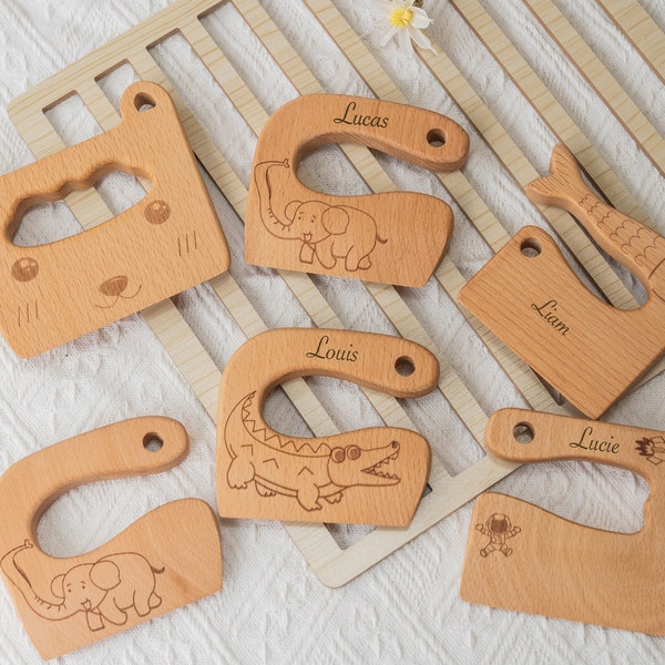 Couteau en bois Montessori personnalisé / couteau personnalisé pour tout-petits / coupe-fruits et légumes et ustensiles pour enfants