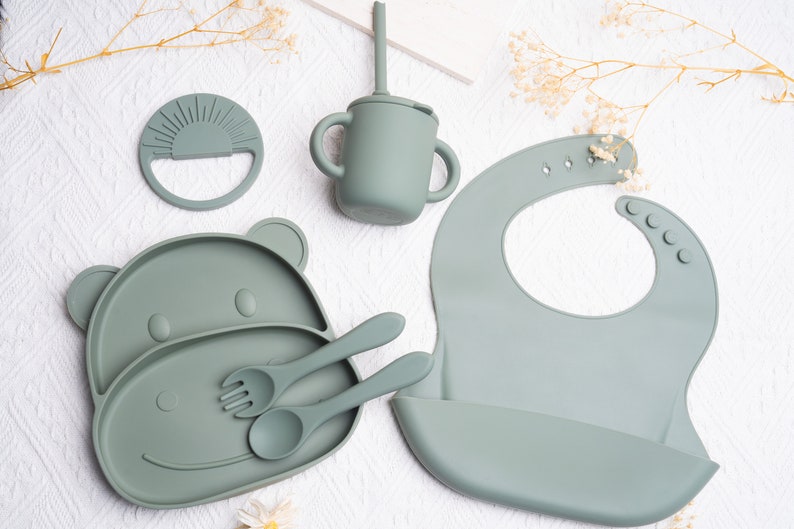 Set repas assiette et couverts pour enfant personnalisé / cadeau de baptêmes / cadeau de naissance / assiette silicone en hippopotame bébé image 2