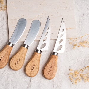Personalized Cheese or Butter Knife – Custom Gift for Grandpa, Grandma, Wedding Guests – Engraved Wooden Handle – Small Useful Gift