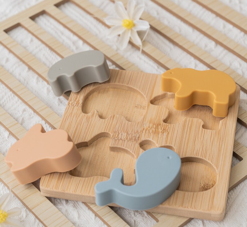 Personalized Montessori toy / Silicone and wood puzzle toy / Animal puzzle for children / Educational and awakening game / Personalized gift image 2