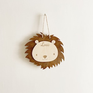 Targa per porta in legno LEONE personalizzabile con il nome del tuo bambino / Decorazione della camera dei bambini / Regalo di Natale, Compleanno 1 anno 2 anni