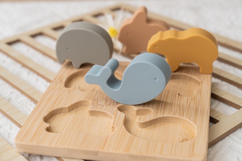 Personalized Montessori toy / Silicone and wood puzzle toy / Animal puzzle for children / Educational and awakening game / Personalized gift image 3