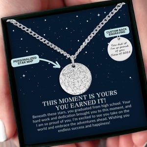 Cadeau de remise des diplômes du secondaire pour lui, collier carte des étoiles personnalisé, chaîne cubaine diplômée de la promotion 2025, bijoux personnalisés pour fils ou petit-fils