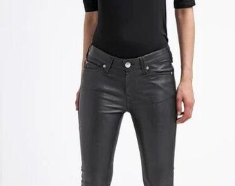Calças skinny em couro de cordeiro - estilo jeans com elasticidade