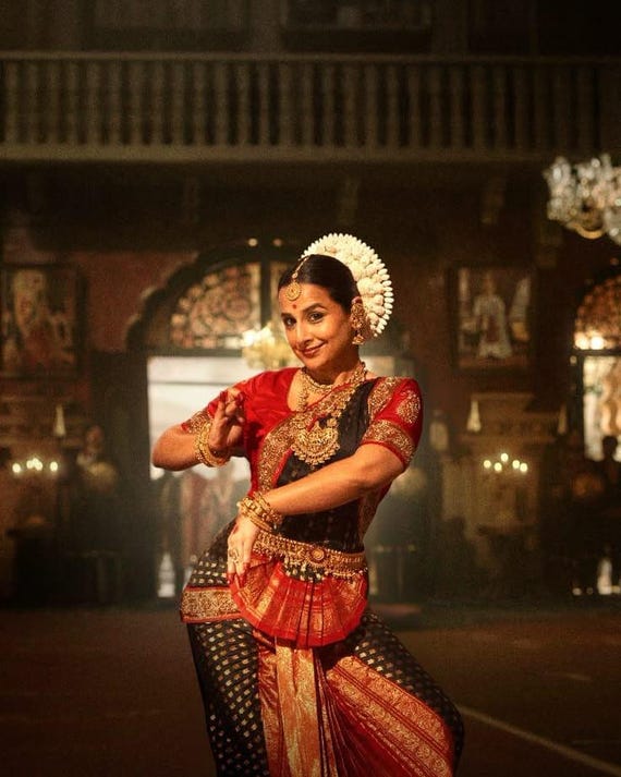 Vidya Balan Black and Red Bharatnatyam Dance Costume - Etsy Israel