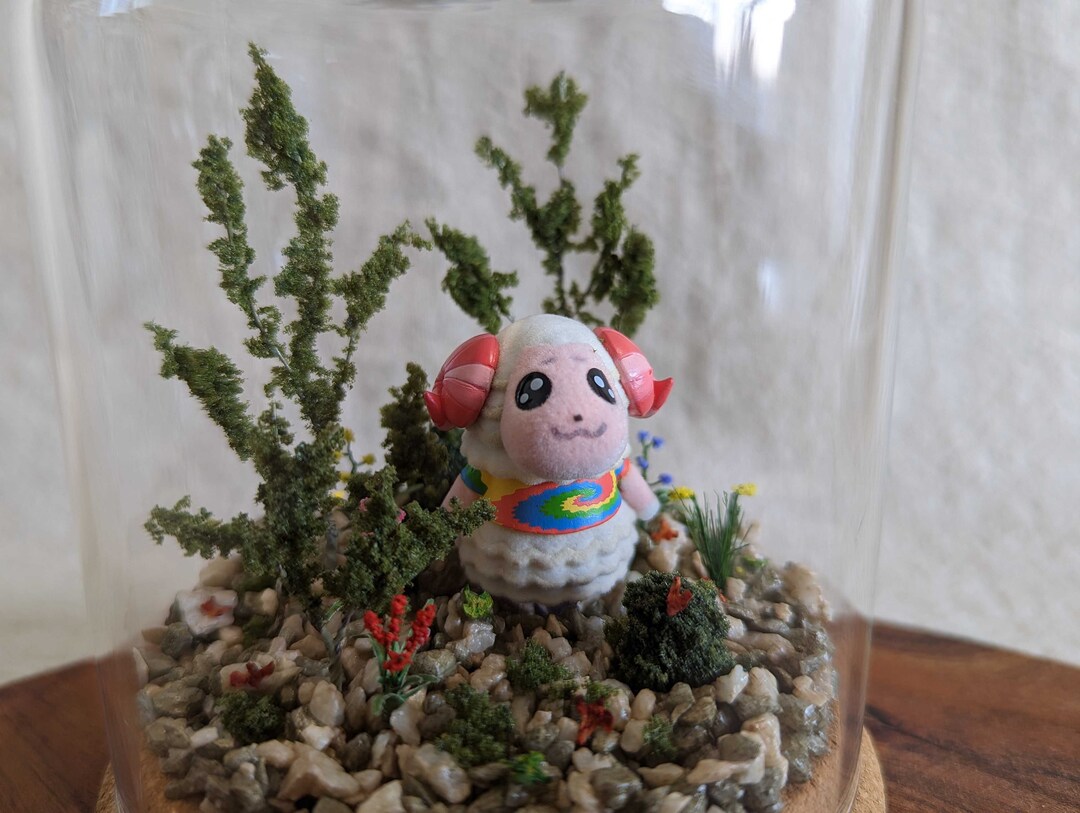 Dom Animal Crossing Terrarium // Nerdy Terrarium // Animal Etsy