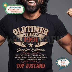 Könnte beinhalten: Schwarzes T-Shirt mit einem verblichenen "OLDTIMER"-Design, dem Namen "STEFAN" und dem Jahr "1991". Das Shirt hat auch den Text "Special Edition" und andere deutsche Texte. Erhältlich in den Größen S-5XL.