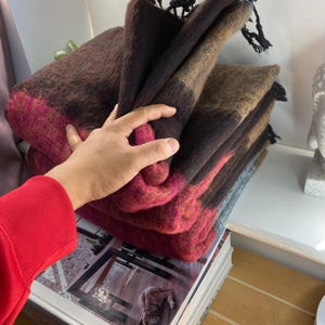 Hand-Loomed Yak Wool Throw Blanket: Cozy Travel Wrap