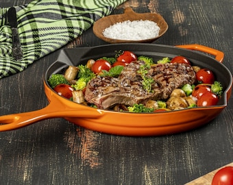 Frying pan made of cast iron, kitchen cooking set pots