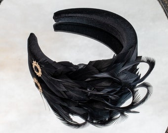 Set black feather mini hat and long chain earrings Fascinator for wedding guest Kentucky derby hat Ascot fascinate Black headband Headpiece