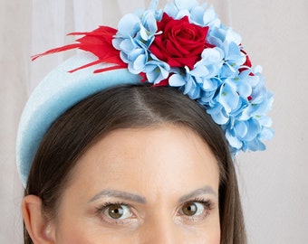Set Fascinator-Ohrringe und blaues Armband mit Kristall. Blaues Hochzeitshut-Stirnband. Tea-Party-Faszinations-Fascinator für Damen. Derby-Hut für Damen