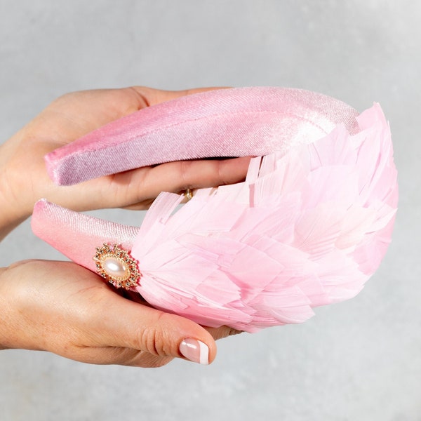 Feather pink fascinate Blush pink padded mini hat Pale light pink fascinator headband for women Headpiece Wedding feathered headpiece halo