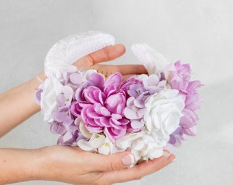 Grote bruiloft hoofdband Halo bruid Grote lila witte fascinatie Bruiloft gast cadeau mini hoed Paarse bloem fascinator Bruidshoofddeksel bloemen