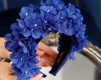 Conjunto tocado pendientes y pulsera Tocado azul Sombrero con flor de hortensia Fascinada invitada de boda Sombrero de mujer azul Halo de madre de la novia