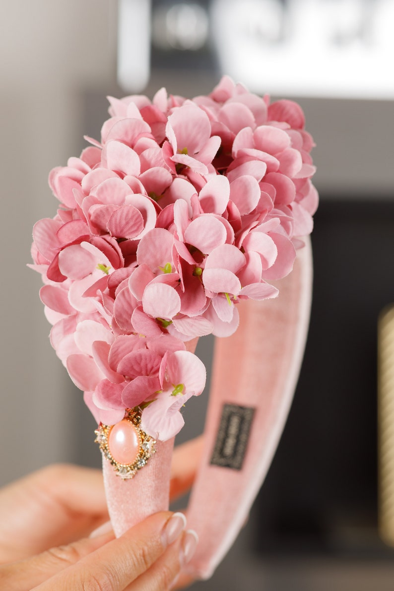 Blush Pink Fascinator Samt gepolstertes Stirnband Blumen Halo blass erröten Damen Hüte für die Hochzeit Fascinator Hüte für Frauen rosa Hortensie Hüte Bild 6