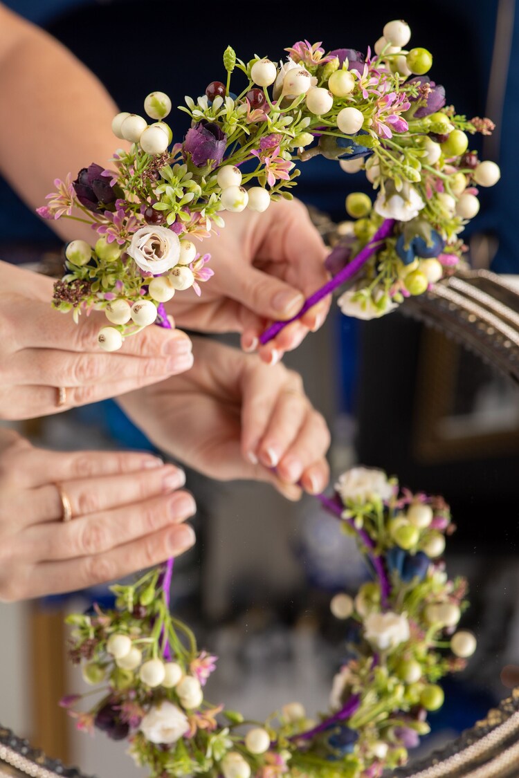 Fiesta flower hair clips deals
