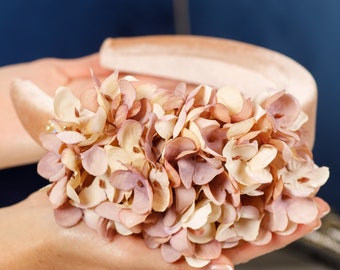 Ensemble mini-boucles d'oreilles et bracelet à fleurs rose poudré et bijoux de mariée pêche en cristal transparent La mère de la mariée fascine le bandeau d'invité au mariage