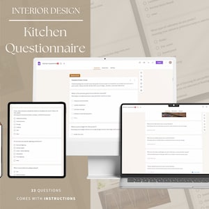 Op de afbeelding: Een digitale vragenlijst voor keukeninterieurontwerpprojecten. De vragenlijst wordt weergegeven op een computer, tablet en telefoon. De tekst op het scherm luidt "Keuken Vragenlijst" en "33 Vragen Wordt geleverd met instructies".