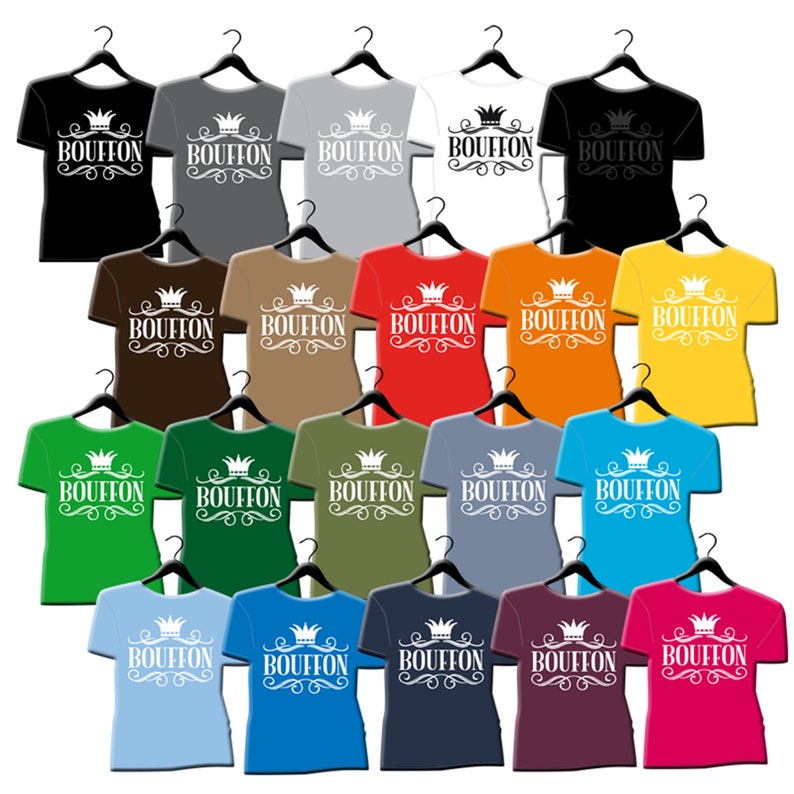 Op de afbeelding: Een verzameling van 15 T-shirts in verschillende kleuren, elk met een witte kroon en het woord "BOUFFON" in een decoratief lettertype.