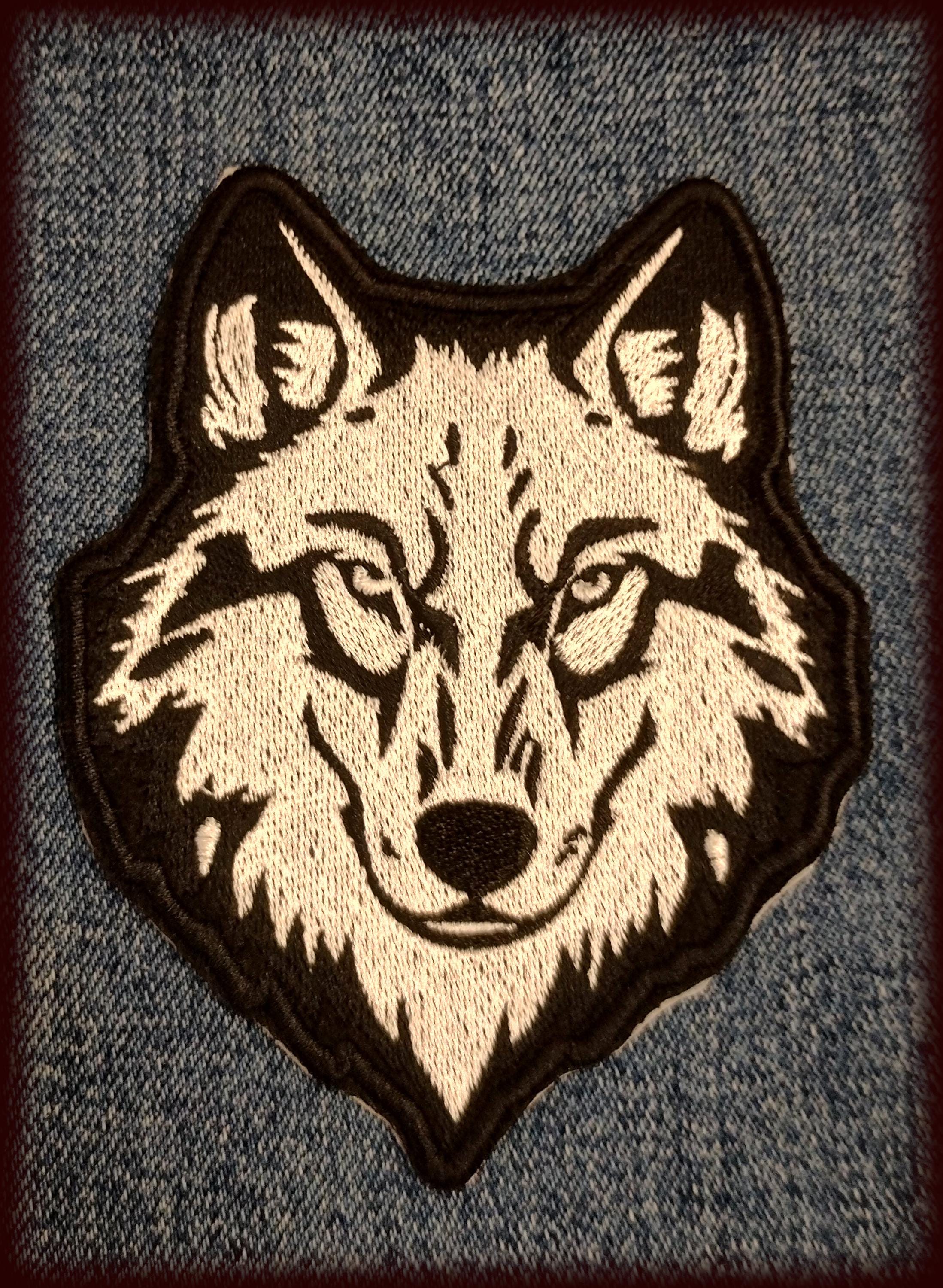 Patch Dorsal Brodé Loup Bleu - Thermocollant - 21,5 X 20 Cm - 100% Polyester - Personnalisation Vêtement - 12