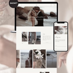 Op de afbeelding: Een laptop en smartphone tonen een website met een strandhuwelijksthema. De website bevat afbeeldingen van een stel, bloemstukken en de tekst "Your story, captured forever." Het Showit-logo is zichtbaar.