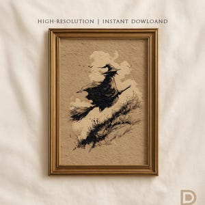 Puede incluir: Una impresión enmarcada con una ilustración en blanco y negro de una bruja en una escoba. La obra de arte está sobre un fondo beige con un marco dorado. El texto "HIGH-RESOLUTION | INSTANT DOWLOAND" está en la parte superior.