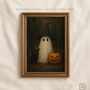 Könnte beinhalten: Gerahmtes Halloween-Kunstwerk mit einem weißen Geist mit Hexenhut, einer schwarzen Katze mit Hexenhut und einem geschnitzten Kürbis. Das Kunstwerk ist vor einem dunklen Waldhintergrund mit einer Fledermaus im Flug platziert. Der Rahmen ist goldfarben.