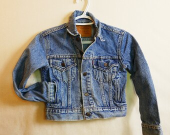 Vintage Levis Levi Strauss Small kid Denim jacket pockets