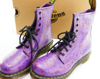 New Dr Martens Boots Purple Little Flowers Size 7 US