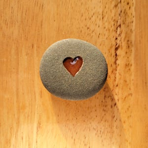 Bronze Heart Love Pebble Gift Mother&#39;s Day Paperweight Gift Thoughtful Gift Bronze Heart Wedding Anniversary Gift Hand Carved Pocket Gift