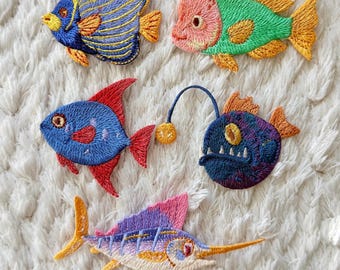 Colorful Embroidered Tropical Fish Sea Life Animal Iron On Patches Applique, DIY Clothing Crochet Project Accessories Kids Craft Supply