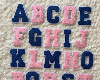 7 CM Frauen Männer Chenille Aufnäher Blau Hellrosa Alphabet A- Z Patches, Teen Kleidungszubehör, Nähen und Kinder Handwerk Versorgung, DIY Kleidung