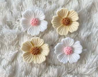21mm Women Kids Nice White Beige Flower Shank Sewing Buttons, Blouse Jacket Clothing Accessories, Sewing and Craft Supply, DIY Wedding Deco