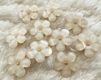 15 mm en résine pour femmes, élégant blanc brillant avec boutons de couture à tige florale en or, joli chemisier classique, cardigan, accessoires du vêtement, fournitures de couture