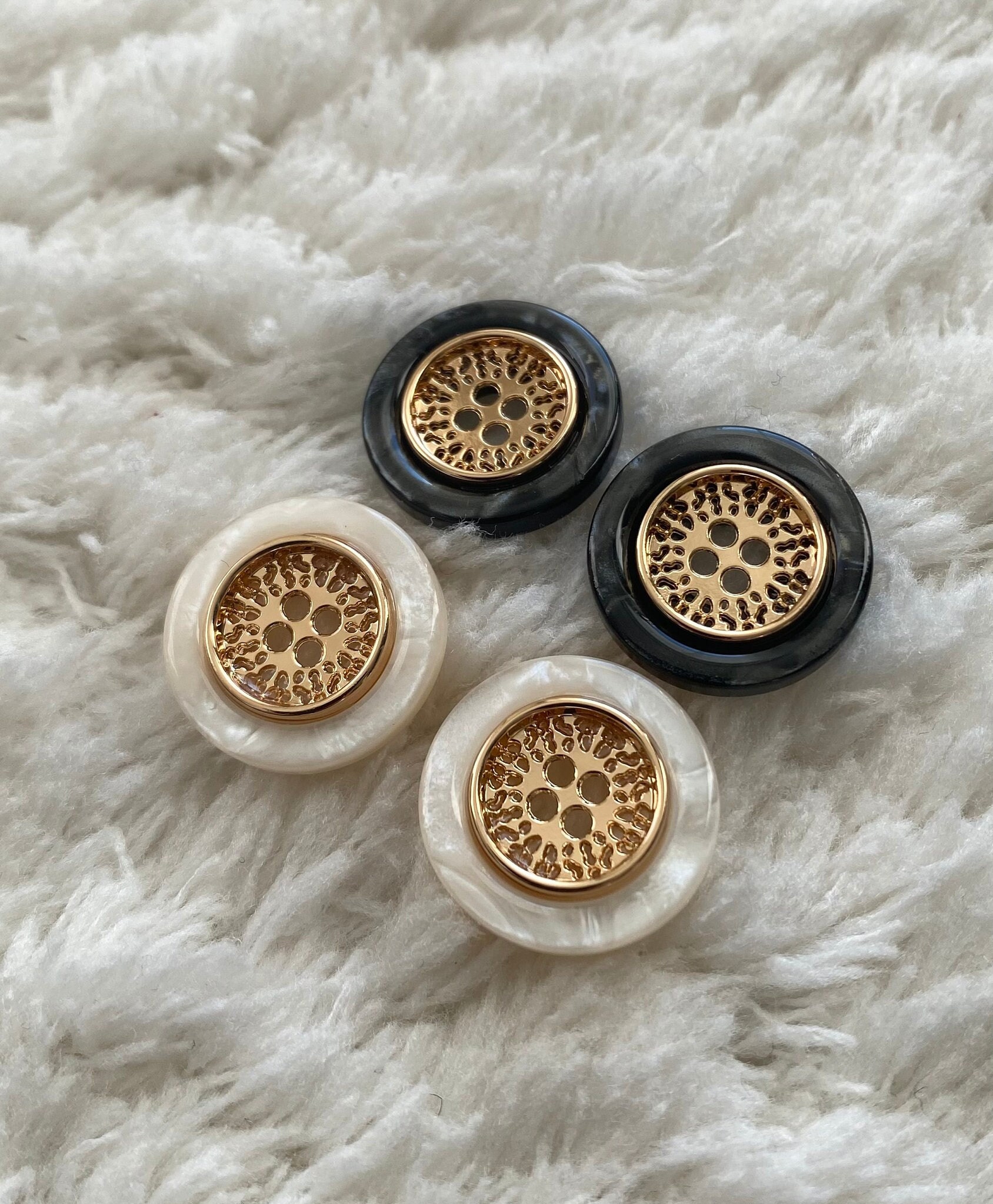 Gucci gold buttons - Etsy 日本