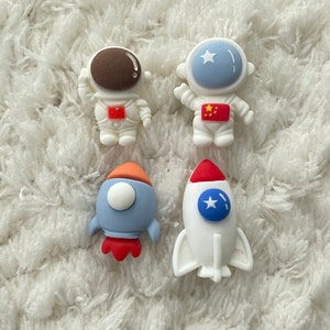 Niños bebé resina lindo dibujos animados astronauta cohete serie vástago botones de costura, niños niño astronomía accesorios de ropa, suministro de costura DIY